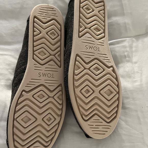 TOMS Black Metallic Herringbone shoes - Picture 2 of 4
